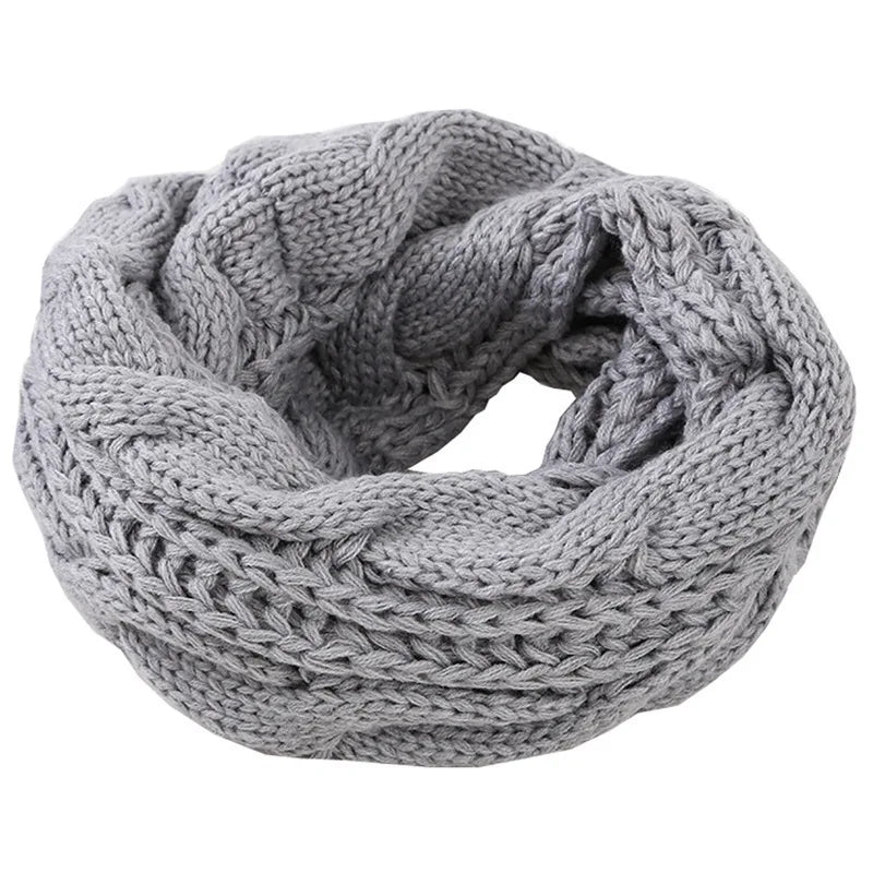 Cable Knit Loop Scarf in Light Gray