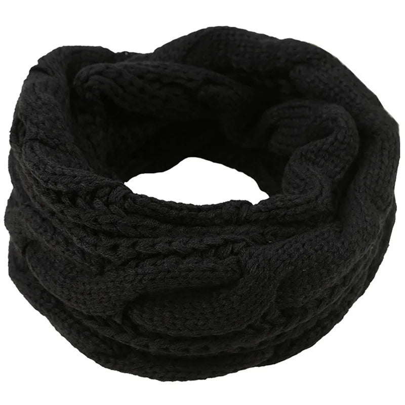 Cable Knit Loop Scarf in Black