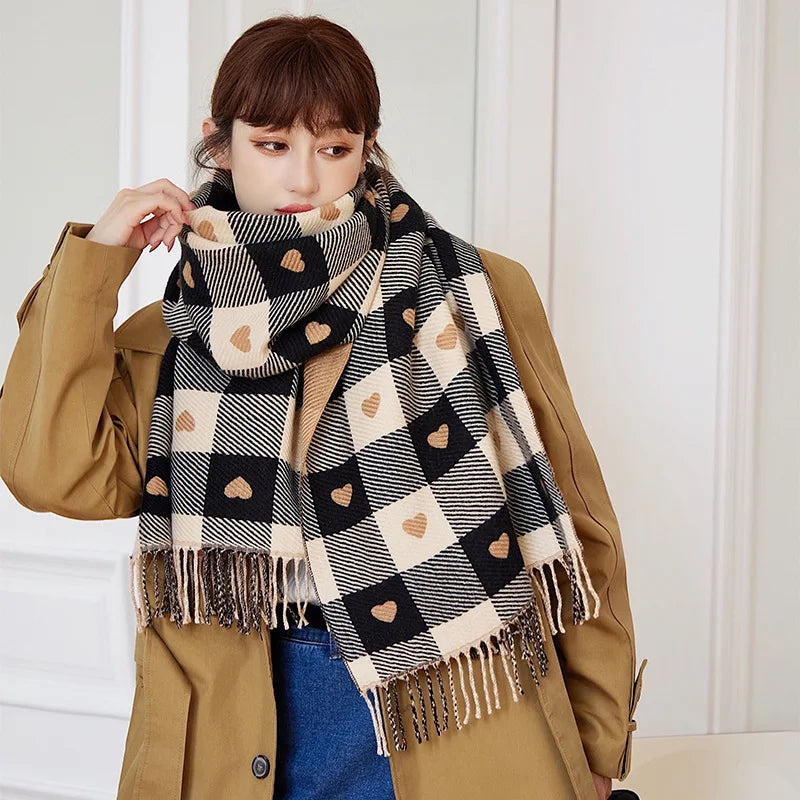 Heart Plaid Blanket Scarf in Black