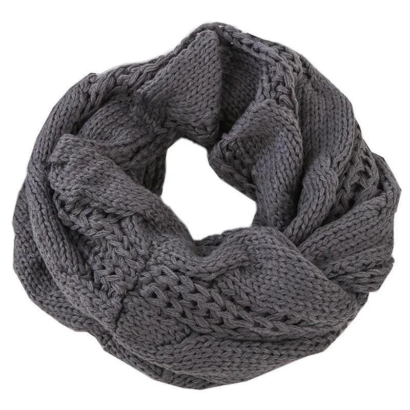 Cable Knit Loop Scarf in Dark Gray